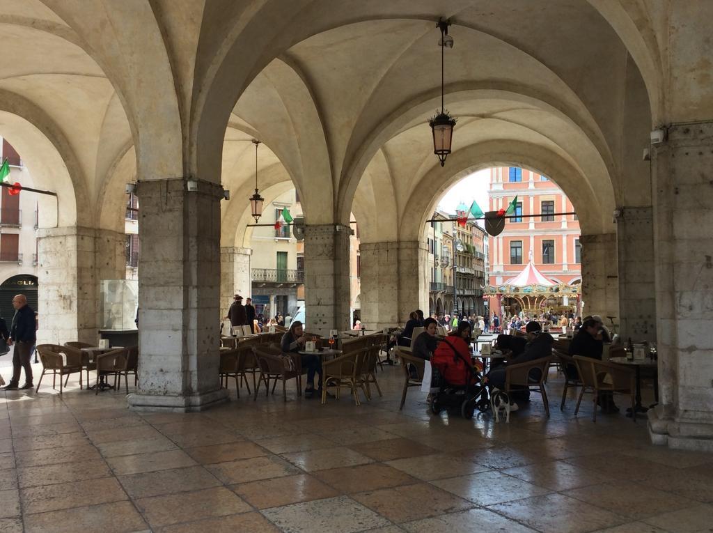 Apartamento La Loggia Al Duomo - Treviso Exterior foto